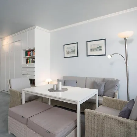 H3-23-hanseat-aussenschwimmbad Apartment *